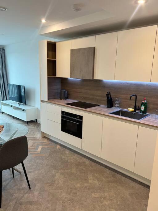 Stunning One Bedroom Apartment London Bagian luar foto
